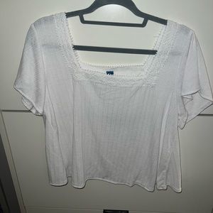 Old Navy Flutter-Sleeve Crochet Lace-Trimmed Swing
Blouse for Women — Size L